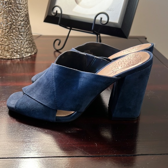 NWOT Vince Camuto Jevan Suede Shoes - Picture 4 of 12